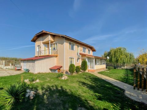 Stunning 4 bed 2 bath detached house with own 3500 sq.m. garden. 5 min drive to General Toshevo, 30 min drive to beaches  * Sold *