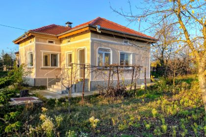 Renovated 2 bed bungalow in a big village 15min drive from Balchik  * Sold *