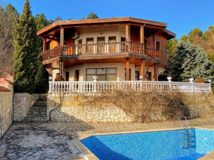 Hilltop villa with fantastic views, 3 bed, 3 bath, near Albena beach resort