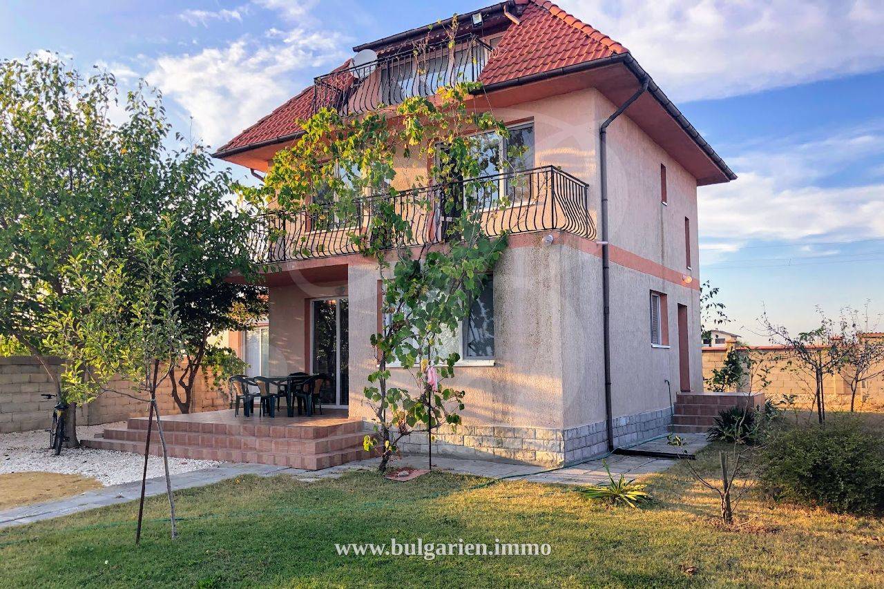 Bargain 3story 4bed house with fantastic