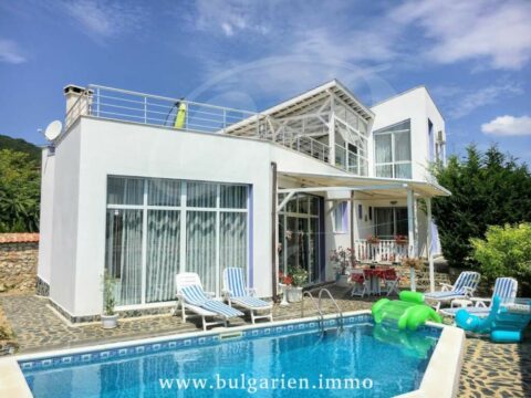 Beautiful sea-view home near beach in Balchik * Sold *