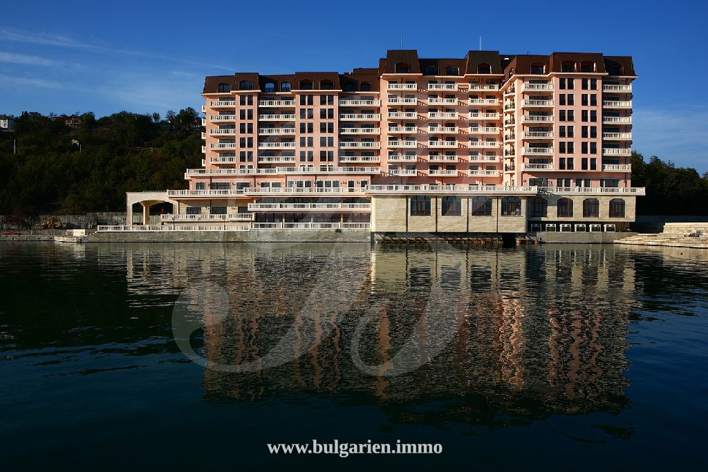 Seafront apartment in Varna, Sunny Day Port Palace * Sold