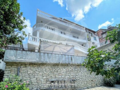 4-storey house with a sea-view near the promenade in Balchik – 300m to beach