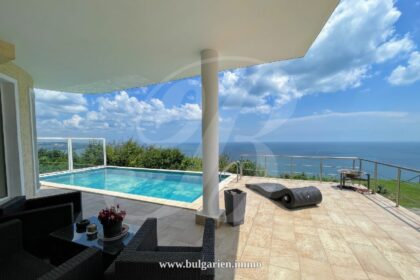 Amazing Villa with Perfect Sea Views and Panoramic Pool near Albena