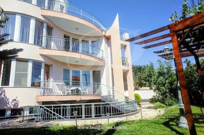 4-bed house with sea-view in Varna – near the beach in St. Constantine