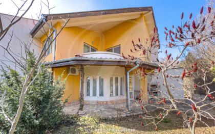 Attached 2-bedroom house with a yard in Balchik