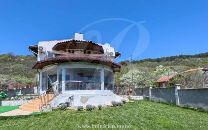 Large affordable 2-bed house near beaches in Balchik