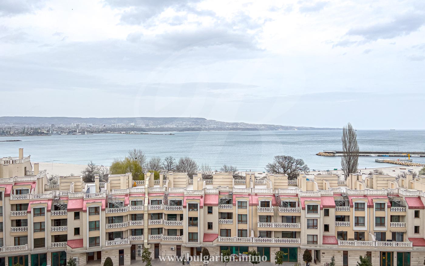 2bed apartment by the beach in Varna South Bay