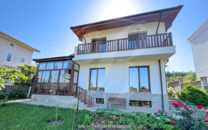 Two story house with sea-view — 1km from the beach in Obzor
