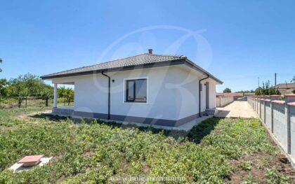 New 3 bedroom home with 700 sq.m. garden 10min from the beach  * Sold *
