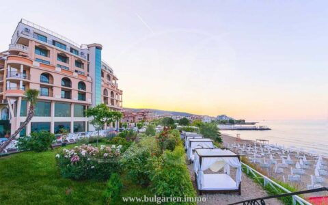 Bargain: Beachfront apartment in 5-star complex – Grand Hotel Vlas * Sold *