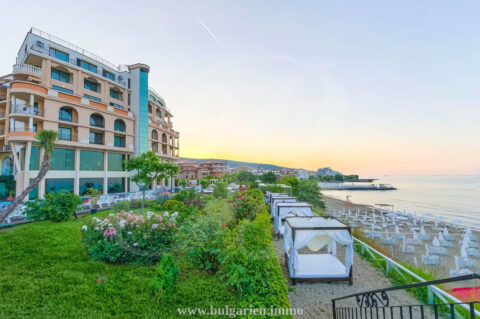 Beachfront apartment with seaview in Vlas – Grand Hotel