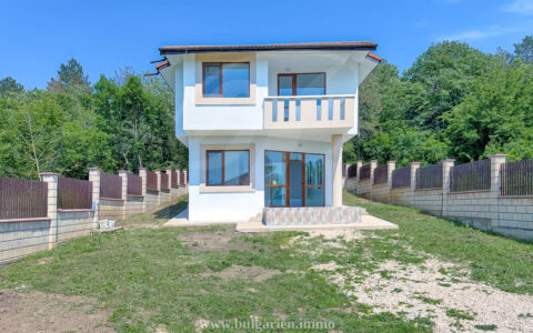 Newly built home at the edge of the village by Albena