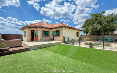 Lovely house near the sea with veranda and fenced garden